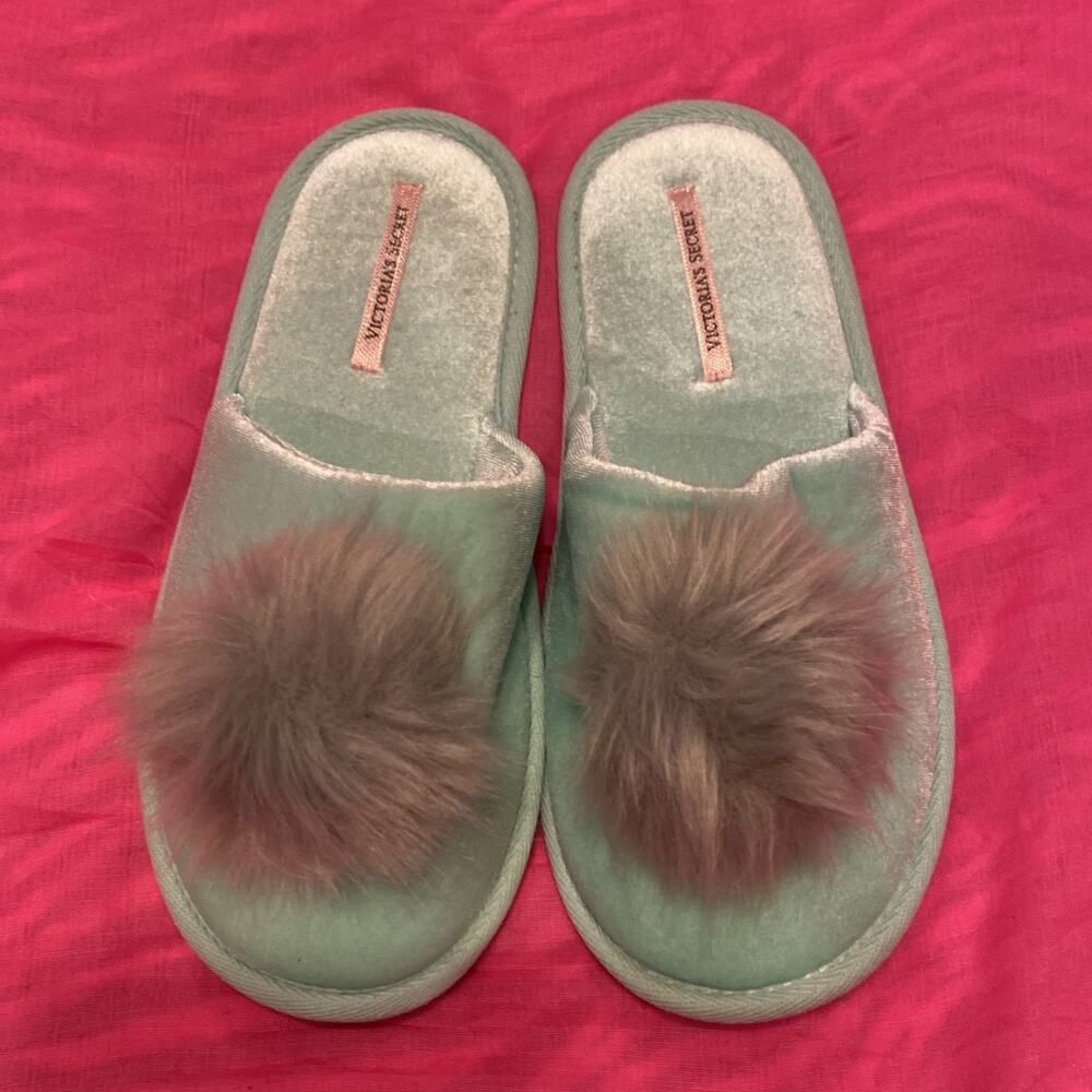 Victoria Secret Slippers- Sz Medium